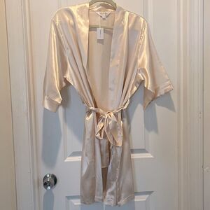 NWT Miss to Mrs. Blush Pink Silky Robe size S/M